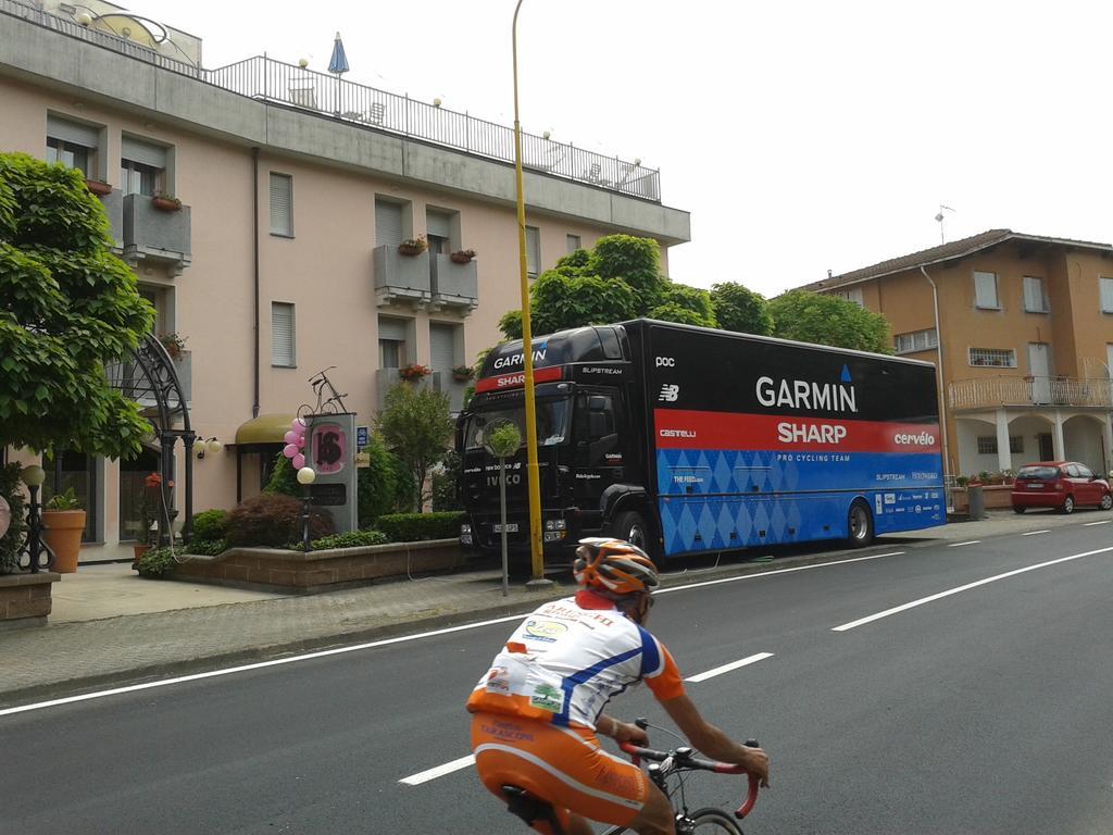 Hotel Sporting Tabiano Terme Buitenkant foto