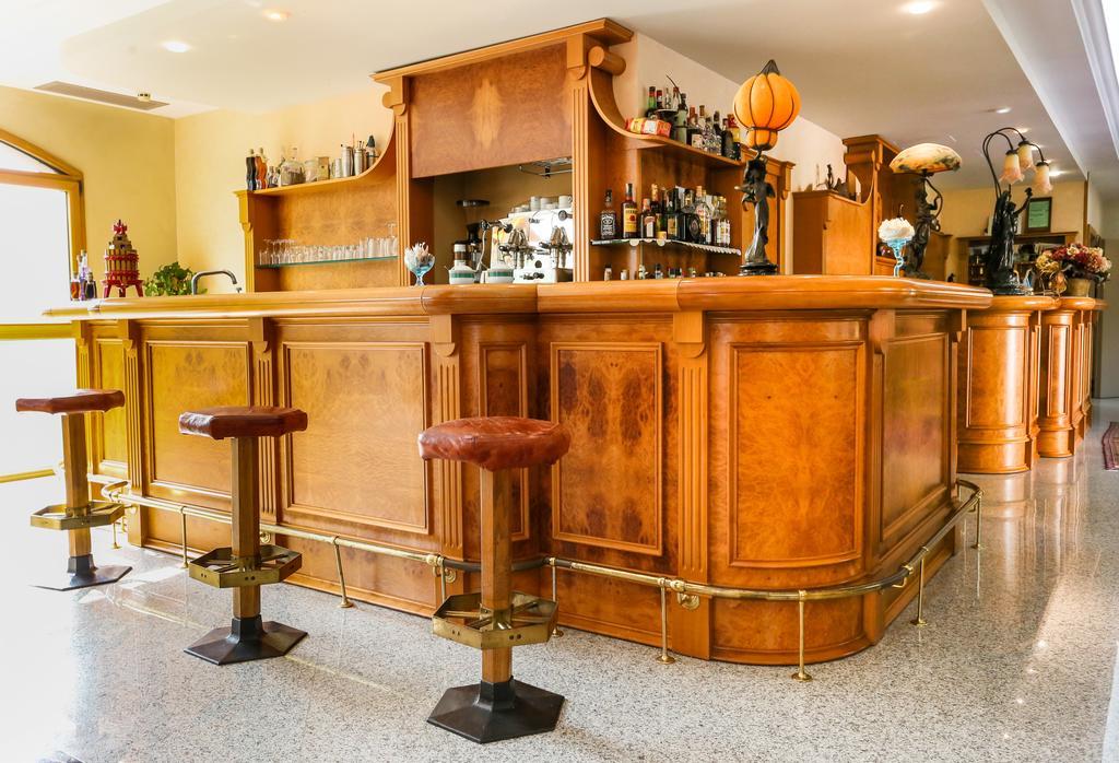 Hotel Sporting Tabiano Terme Buitenkant foto