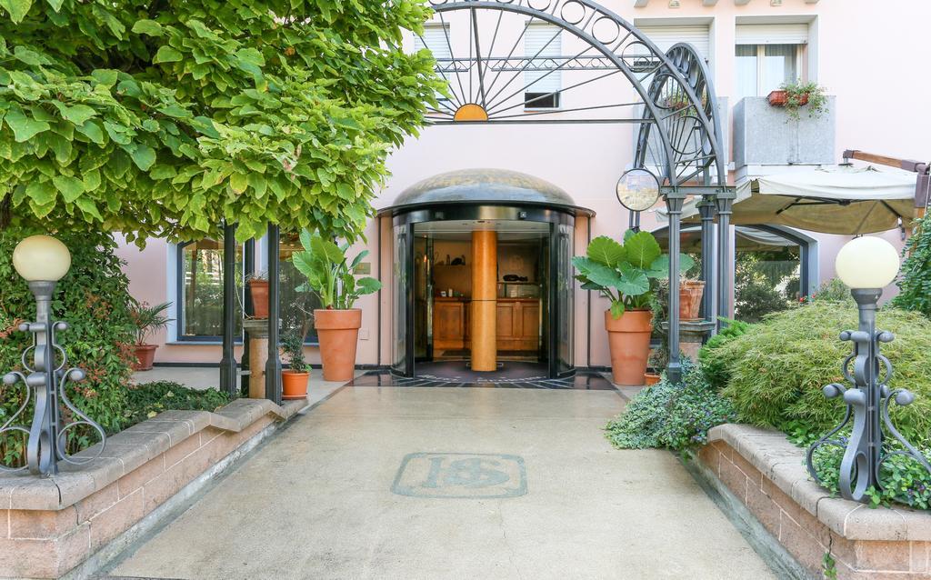 Hotel Sporting Tabiano Terme Buitenkant foto